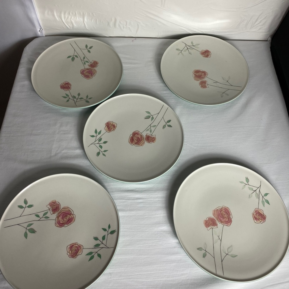 Iroquois dinner plate